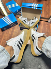 Carregar imagem no visualizador da galeria, Tênis Adidas Sambae
