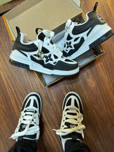 Carregar imagem no visualizador da galeria, Tênis Louis Vuitton Skate - Black/White
