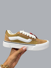 Carregar imagem no visualizador da galeria, Tênis Vans KNU- Caramelo
