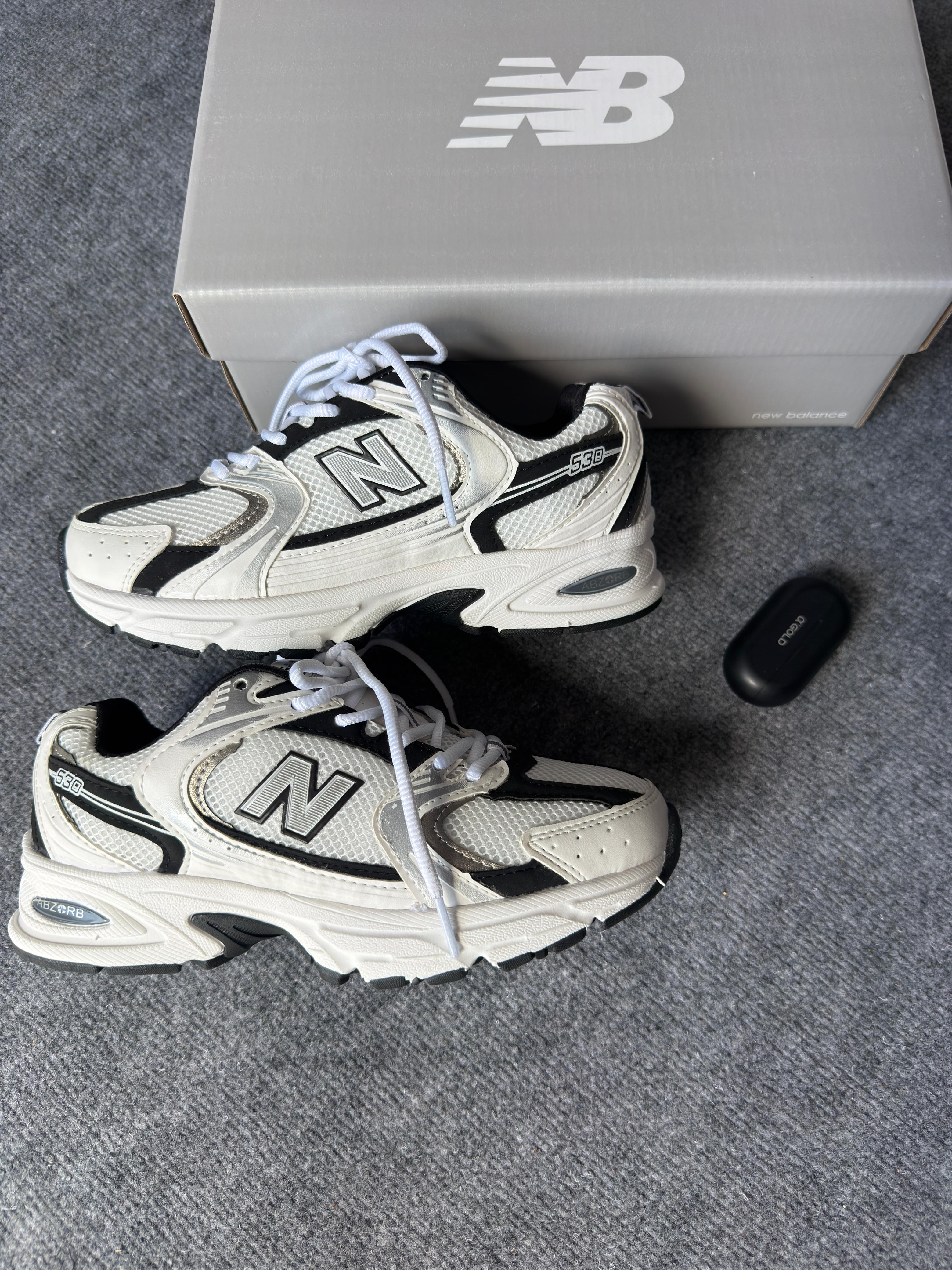 New Balance 530 – Branco & Preto