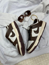Carregar imagem no visualizador da galeria, Tênis Nike Dunk Low  - Cacau
