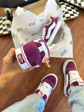 Carregar imagem no visualizador da galeria, Tênis Vans KNU - Roxo
