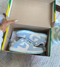 Carregar imagem no visualizador da galeria, Tênis Nike DUNK Low
