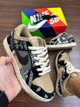 Carregar imagem no visualizador da galeria, Tênis Nike Dunk Low cactus x Travis Scott
