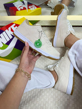 Carregar imagem no visualizador da galeria, Tênis Nike Dunk Low - Bege
