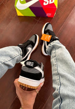 Carregar imagem no visualizador da galeria, Tênis Nike Dunk Low - Cinza/Preto
