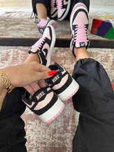Carregar imagem no visualizador da galeria, Tênis Nike DUNK Low Pink
