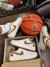 Carregar imagem no visualizador da galeria, Tênis Air Force 1- Lakers/Mostarda
