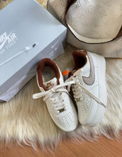 Carregar imagem no visualizador da galeria, Tênis Nike Air Force  - Lux Shine
