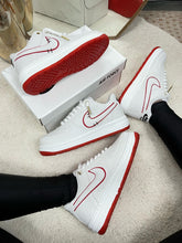 Carregar imagem no visualizador da galeria, Tênis Nike Air Force - Branco/Vermelho
