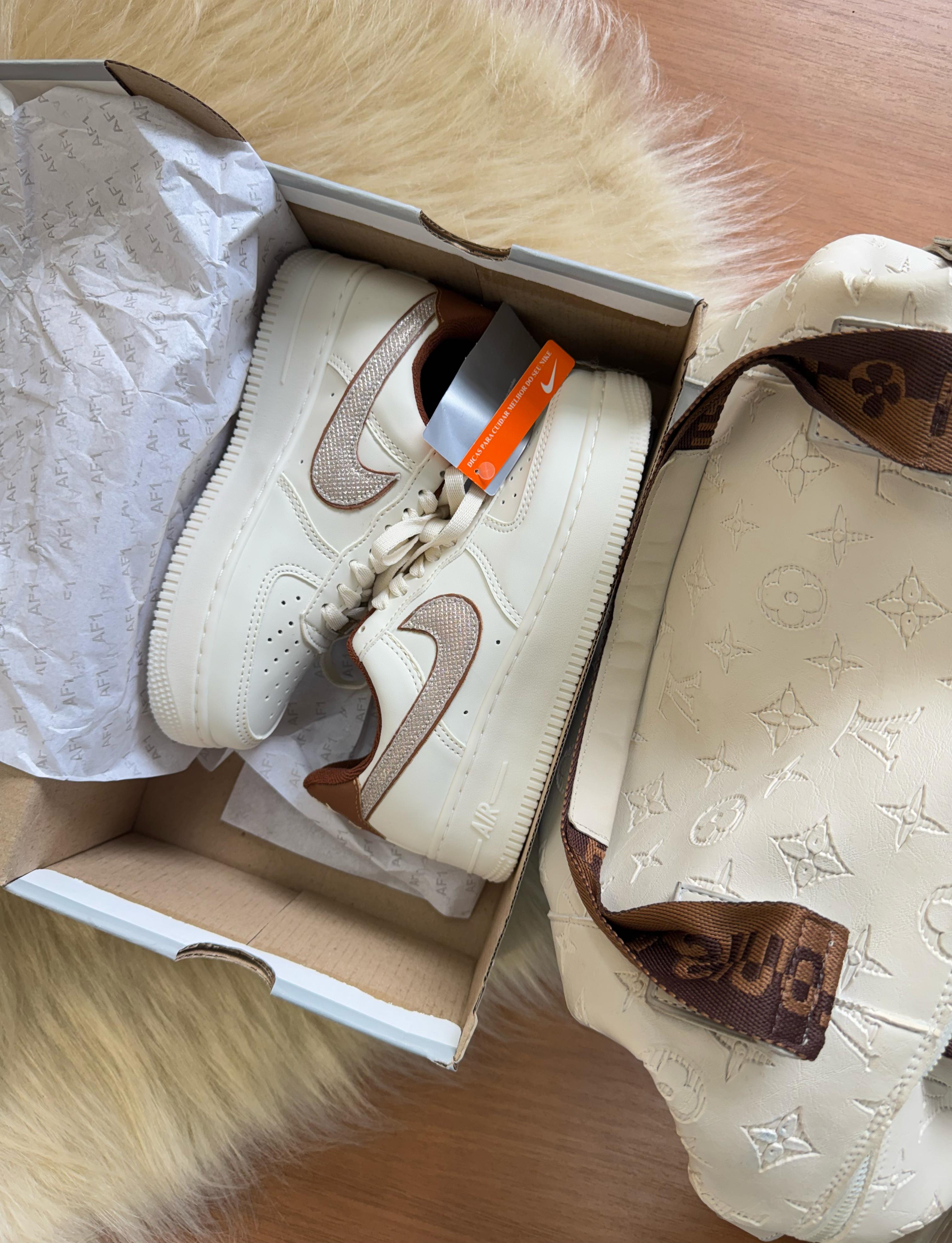 Tênis Nike Air Force  - Lux Shine