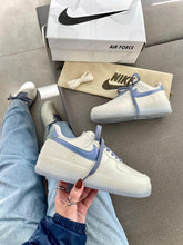 Carregar imagem no visualizador da galeria, Nike Air Force 1 “Azul Metálico”
