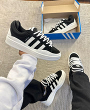Carregar imagem no visualizador da galeria, Tênis Adidas Bad Bunny X Campus - Tradicional
