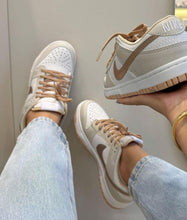 Carregar imagem no visualizador da galeria, Tênis Dunk Low - Bege/Cobre
