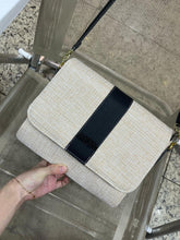 Carregar imagem no visualizador da galeria, Bolsa Arezzo Palha - Preto
