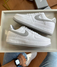 Carregar imagem no visualizador da galeria, Tênis  Air Force 1 - Branco/Gelo

