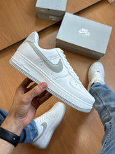 Carregar imagem no visualizador da galeria, Tênis  Air Force 1 - Branco/Gelo

