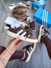 Carregar imagem no visualizador da galeria, Adidas Campus – Marrom
