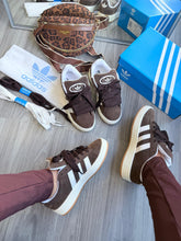 Carregar imagem no visualizador da galeria, Adidas Campus – Marrom
