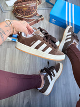 Carregar imagem no visualizador da galeria, Adidas Campus – Marrom

