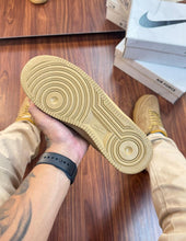 Carregar imagem no visualizador da galeria, Tênis Nike Air Force 1 - Caramelo/Camurça
