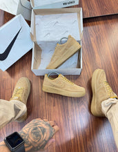 Carregar imagem no visualizador da galeria, Tênis Nike Air Force 1 - Caramelo/Camurça
