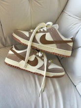 Carregar imagem no visualizador da galeria, Tênis Dunk Low - Off White/Caramelo
