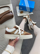 Carregar imagem no visualizador da galeria, Adidas Space Casual – Marrom &amp; Bege
