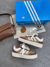 Carregar imagem no visualizador da galeria, Adidas Space Casual – Marrom &amp; Bege
