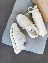 Carregar imagem no visualizador da galeria, On Cloudtilt Running – Off &amp; Rose
