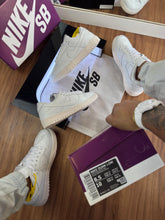 Carregar imagem no visualizador da galeria, Tênis Dunk Low - Branco
