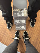 Carregar imagem no visualizador da galeria, Dunk Low Collab The North Face
