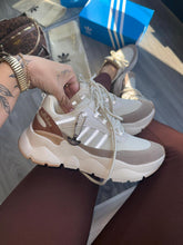 Carregar imagem no visualizador da galeria, Adidas Dymond – Off &amp; Bege
