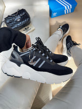 Carregar imagem no visualizador da galeria, Adidas Dymond – Preto
