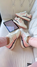 Carregar imagem no visualizador da galeria, Adidas Forum Low – Branco &amp; Rosa
