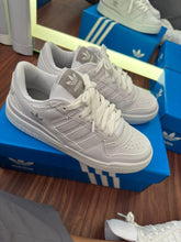Carregar imagem no visualizador da galeria, Tênis Adidas Forum Low  - Branco
