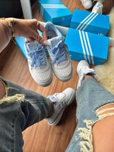 Carregar imagem no visualizador da galeria, Tênis Adidas Forum Low - Branco/Azul
