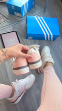 Carregar imagem no visualizador da galeria, Adidas Forum Low – Branco &amp; Rosa
