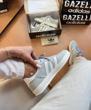 Carregar imagem no visualizador da galeria, Tênis Adidas Gazelle - Cinza
