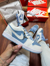 Carregar imagem no visualizador da galeria, Tênis Nike jordan 1 low - Sky
