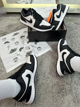 Carregar imagem no visualizador da galeria, Tênis Nike Jordan 1 Low - Preto
