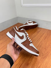 Carregar imagem no visualizador da galeria, Tênis Nike Jordan 1 Low - Cacau
