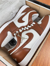 Carregar imagem no visualizador da galeria, Tênis Nike Jordan 1 Low - Cacau
