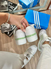 Carregar imagem no visualizador da galeria, Tênis Adidas Forum Low - Branco/Verde
