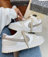 Carregar imagem no visualizador da galeria, Tênis Dunk Low - Areia/Glitter
