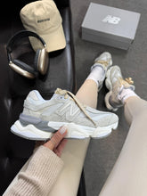 Carregar imagem no visualizador da galeria, New Balance 9060 – Bege &amp; Cinza
