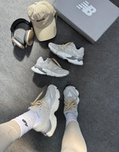 Carregar imagem no visualizador da galeria, New Balance 9060 – Bege &amp; Cinza
