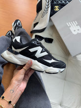 Carregar imagem no visualizador da galeria, New Balance 9060 - Preto/Branco
