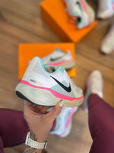 Carregar imagem no visualizador da galeria, Tênis Nike Air Zoom  - Colors
