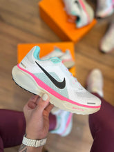 Carregar imagem no visualizador da galeria, Tênis Nike Air Zoom  - Colors
